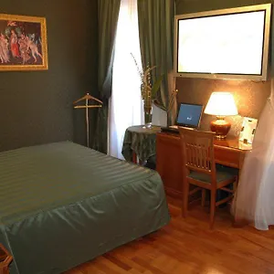 https://residenza-montecitorio.it-romehotels.com